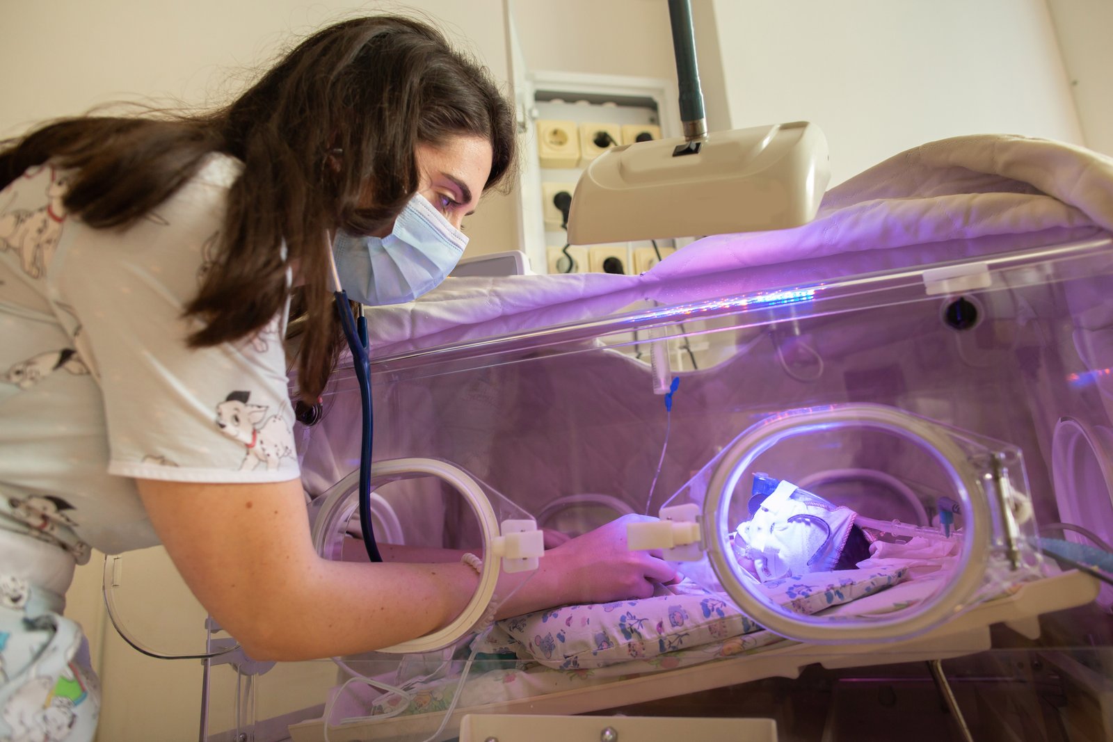 Phototherapy for Neonates